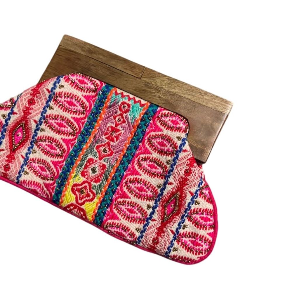 Chloe & Lex Women's Neon Pink Beaded Boho Clutch with Wood Top